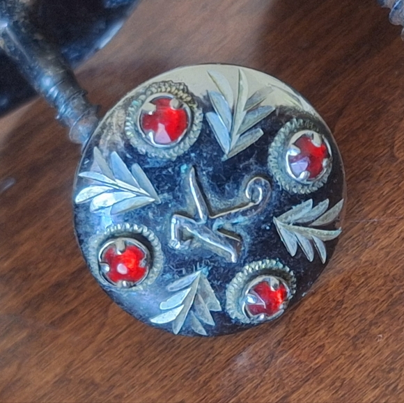 Set of 6 Western Saddle Conchos Screwback Corriente Saddle Red Stone Initial "K" - Picture 5 of 9